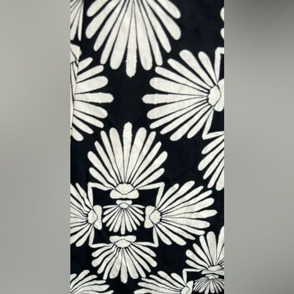 Free People Intimately Black/White Beach Party Sarong Size Large 100% Cotton - Picture 8 of 8